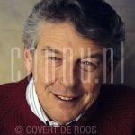 12-02-1994 Wim Kok at home in Amsterdam.

[keywords]Headshot, Eyecontact, Smiling, Politician[/keywords]